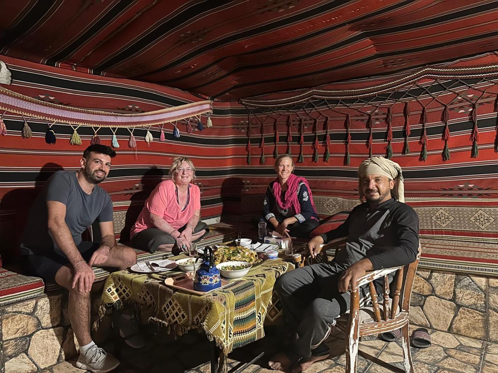 Happy Bedouin House Petra Acomodação com café da manhã Al Hayy Exterior foto
